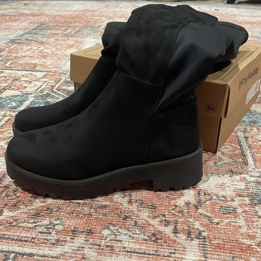 DIRTY LAUNDRY Black Mabelline Lug Sole Boots